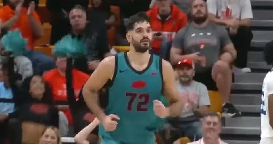 Ο Μαντζούκας σημείωσε double-double στη νίκη του Οκλαχόμα Στέιτ (vid)