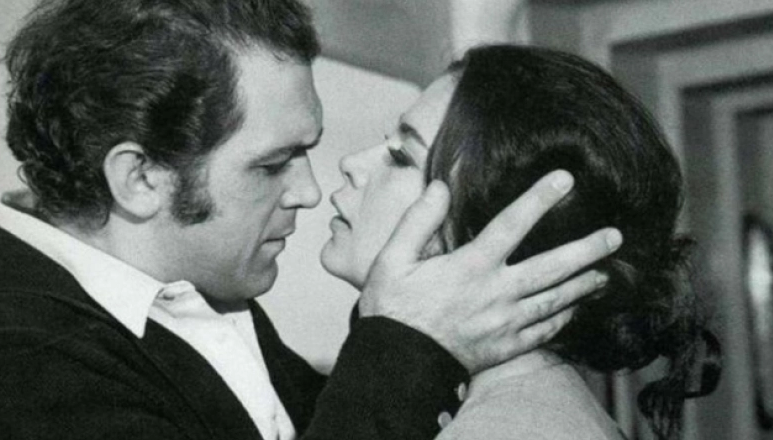 Οι διωγμοί του Καζάκου και της Καρέζη από την Χούντα και η παραλίγο κουμπαριά με τον δικτάτορα Παπαδόπουλο