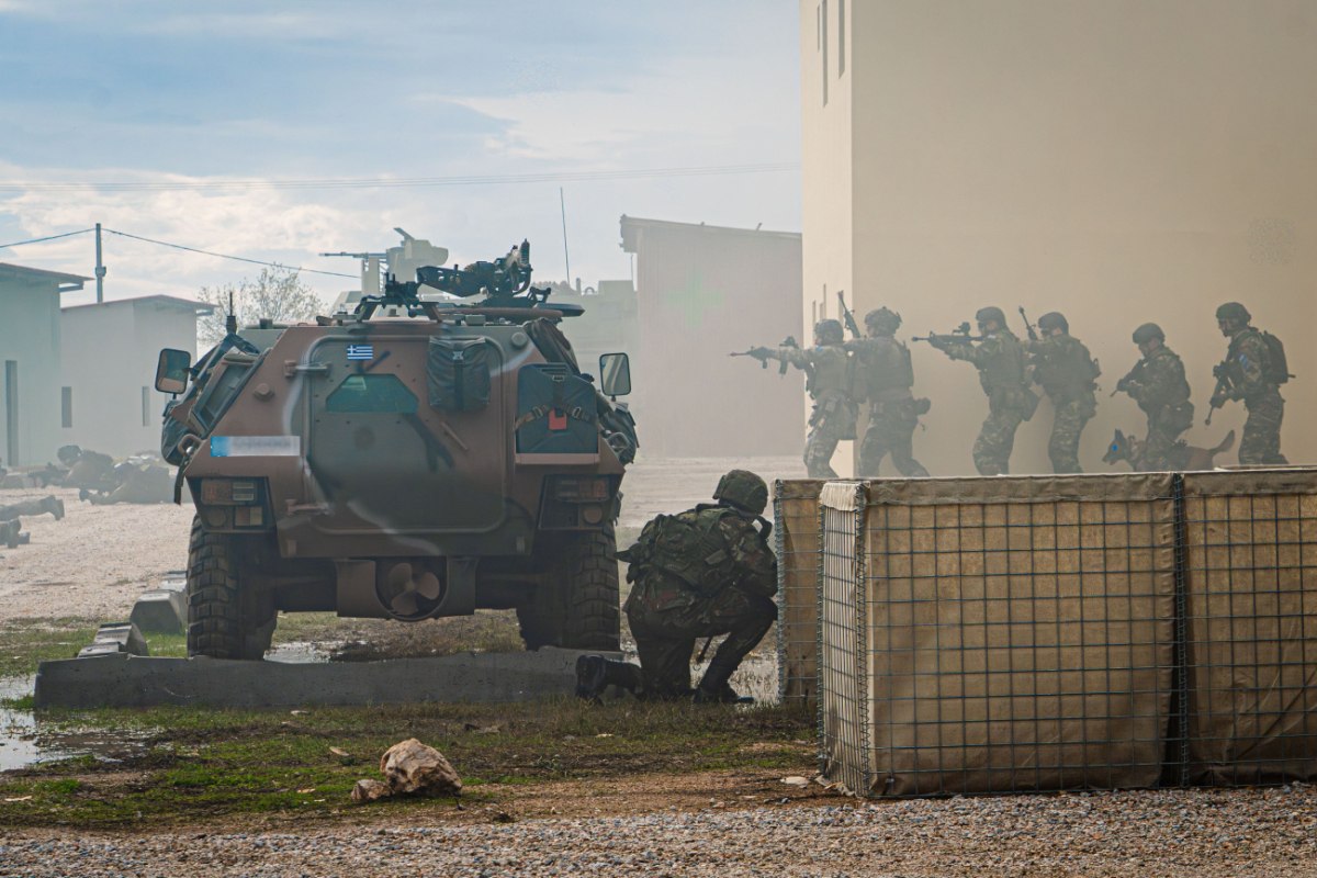 «Πυρά» κομμάτων στην κυβέρνηση για το θανατηφόρο δυστύχημα σε στρατόπεδο στη Ρόδο