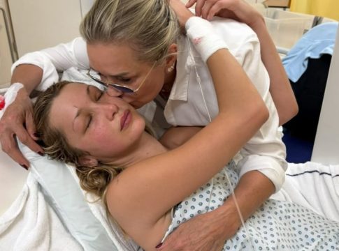 «Αόρατη αναπηρία» – Η Μπέλα Χαντίντ μιλάει για τη διαρκή «ιατρική ανησυχία» στη μάχη της με τη νόσο του Lyme