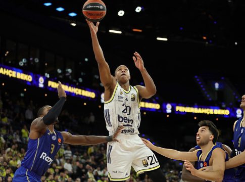 Φενέρμπαχτσε – Μακάμπι Τελ Αβίβ 84-75: Πήγε για επική «αυτοκτονία» η ομάδα του Σάρας, αλλά πήρε τη νίκη κόντρα στους Ισραηλινούς