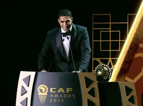 Ο Χακίμι αναδείχθηκε Ποδοσφαιριστής της Χρονιάς στην Αφρική (pic)