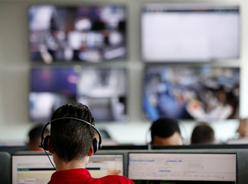 Οι baby boomers πανταχού παρόντες – Πώς βάζουν «στοπ» στα σχέδια των νεότερων για θέσεις εργασίας και κατοικίες