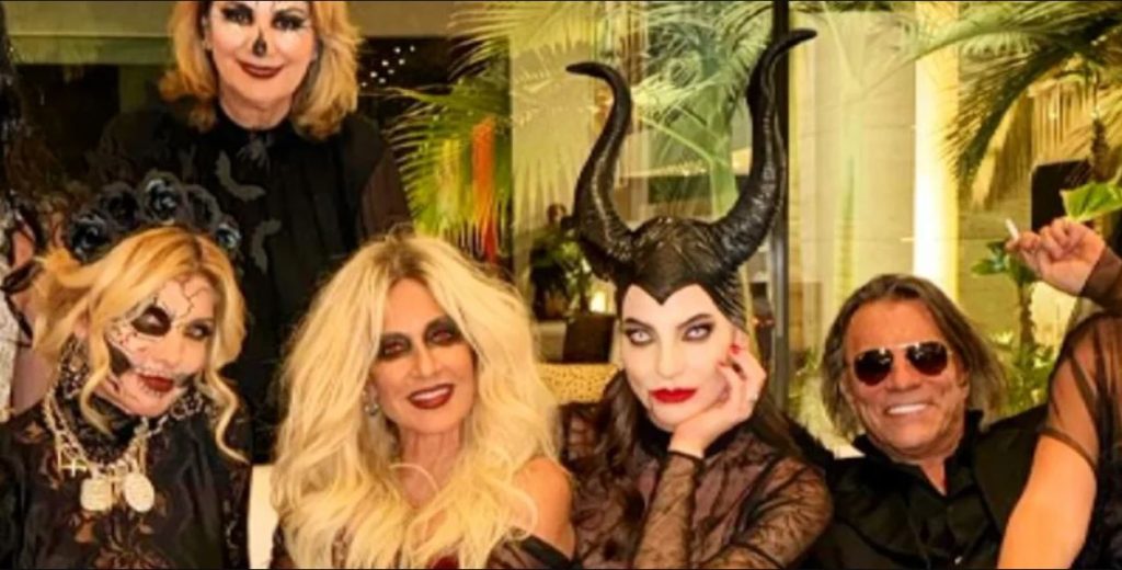 Το Halloween πάρτι των Κούστα: Σ3ξι Maleficent η Δήμητρα Κούστα, με κορσέ η Άννα Βίσση – Τι έγραψε ο Ψινάκης