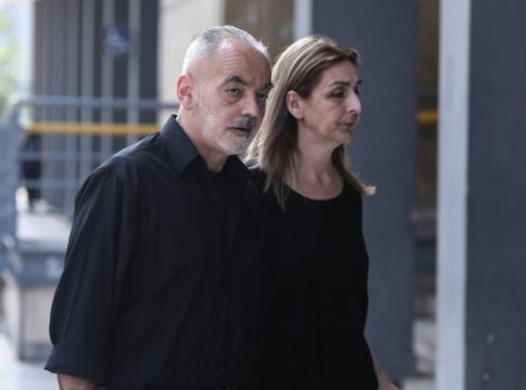 Πατέρας Άλκη Καμπανού: «Υπάρχουν ορισμένοι ανεγκέφαλοι που θέλουν να συνεχίσουν τη βία»