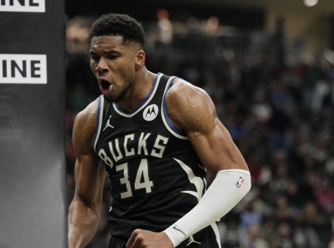 Ιστορικό επίτευγμα από τον Αντετοκούνμπο και μία… απάντηση στον Σενγκούν (pics, vid)