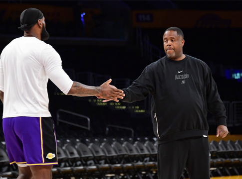 Το ΝΒΑ ζήτησε έγγραφα από ομάδες, μεταξύ των οποίων και οι Λέικερς, για την έρευνα του παράνομου στοιχηματισμού