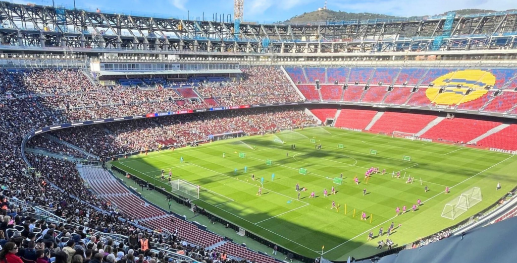 Η Μπαρτσελόνα επέστρεψε στο «Καμπ Νου» με ανοιχτή προπόνηση (vids)