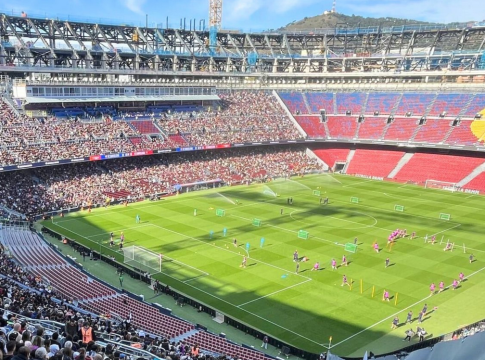 Η Μπαρτσελόνα επέστρεψε στο «Καμπ Νου» με ανοιχτή προπόνηση (vids)