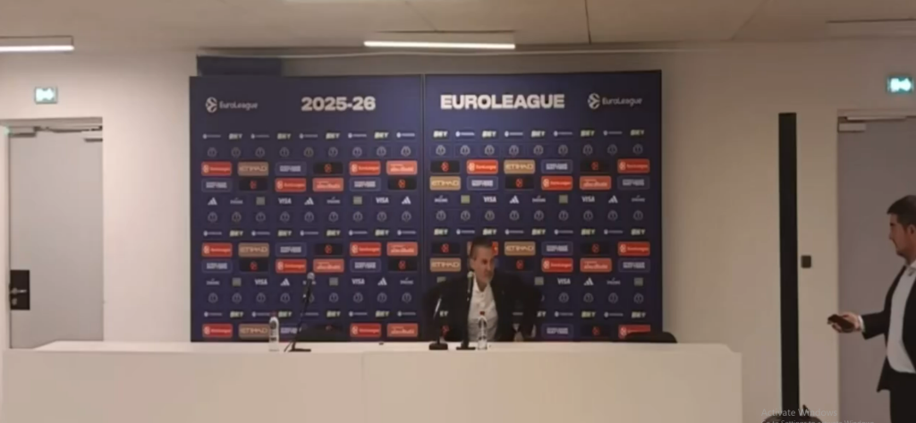 Ο Μαρτίνεθ έφυγε σε λίγα δευτερόλεπτα από τη συνέντευξη τύπου – Άδεια η αίθουσα (vid)