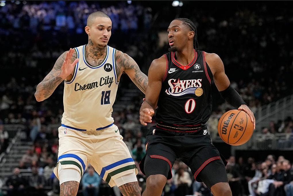 Μιλγουόκι Μπακς – Φιλαδέλφεια 76ερς 114-123: Η «50άρα» του Μάξεϊ έδωσε τη νίκη στην παράταση (vid)