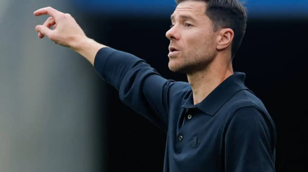 Τα γενέθλια του Αλόνσο, οι ευχές της Ρεάλ και το… δώρο του Βινίσιους στην προπόνηση (vid)