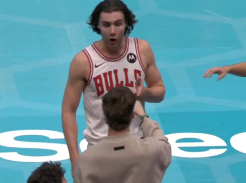 Οπαδός των Χόρνετς απομακρύνθηκε από το γήπεδο αφού αποκάλεσε τον Γκίντεϊ «παιδόφιλο» (vid)