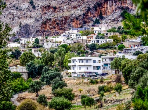 Με τηλεκπαίδευση τα μαθήματα στα Βορίζια ως την Παρασκευή – Ανοίγουν την Τετάρτη τα σχολεία στο Ζαρό