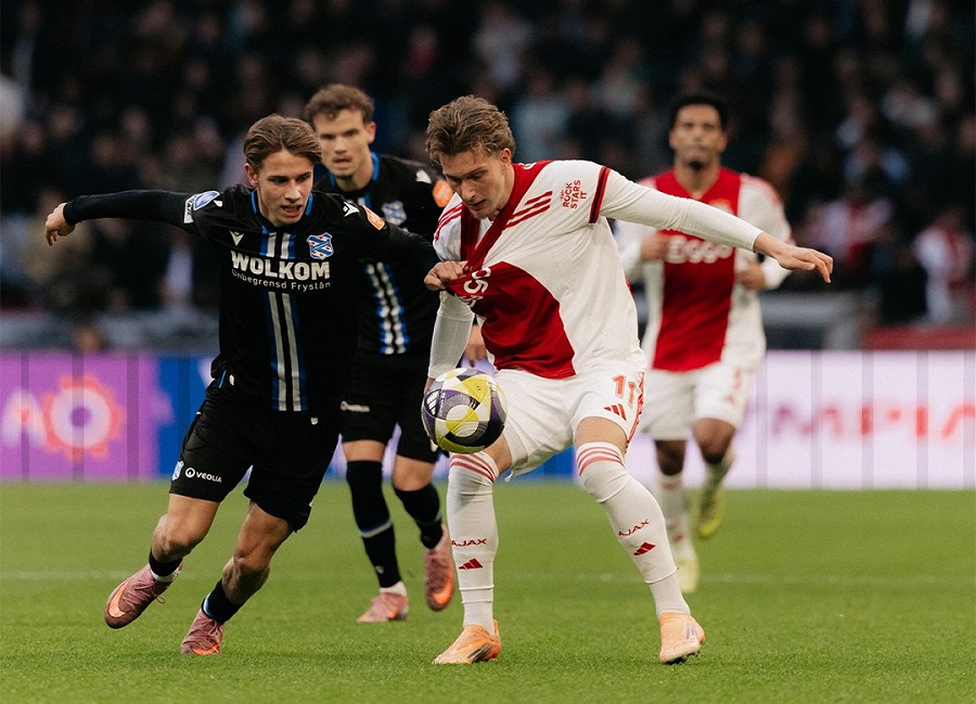 Αντίπαλοι Ολυμπιακού: «Κόλλησε» στην έδρα του ο Άγιαξ κι έμεινε στο -8 από την PSV