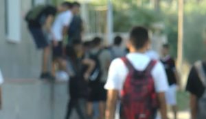 Μάστιγα η βία ανηλίκων: Δίνουν ραντεβού για ξύλο εκτός σχολείου – Πάνω από 20 περιστατικά κάθε ημέρα