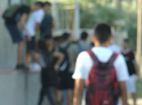 Μάστιγα η βία ανηλίκων: Δίνουν ραντεβού για ξύλο εκτός σχολείου – Πάνω από 20 περιστατικά κάθε ημέρα