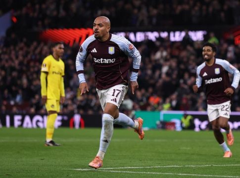 Έπιασε… κορυφή η Άστον Βίλα (2-1), δεύτερη σερί νίκη για τη Ρόμα (2-1) – Στη 13η θέση ο ΠΑΟΚ