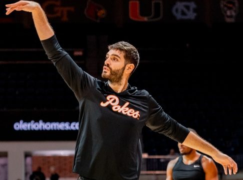 Αυτά έκανε στο ντεμπούτο του στο NCAA ο Λευτέρης Μαντζούκας (vid)