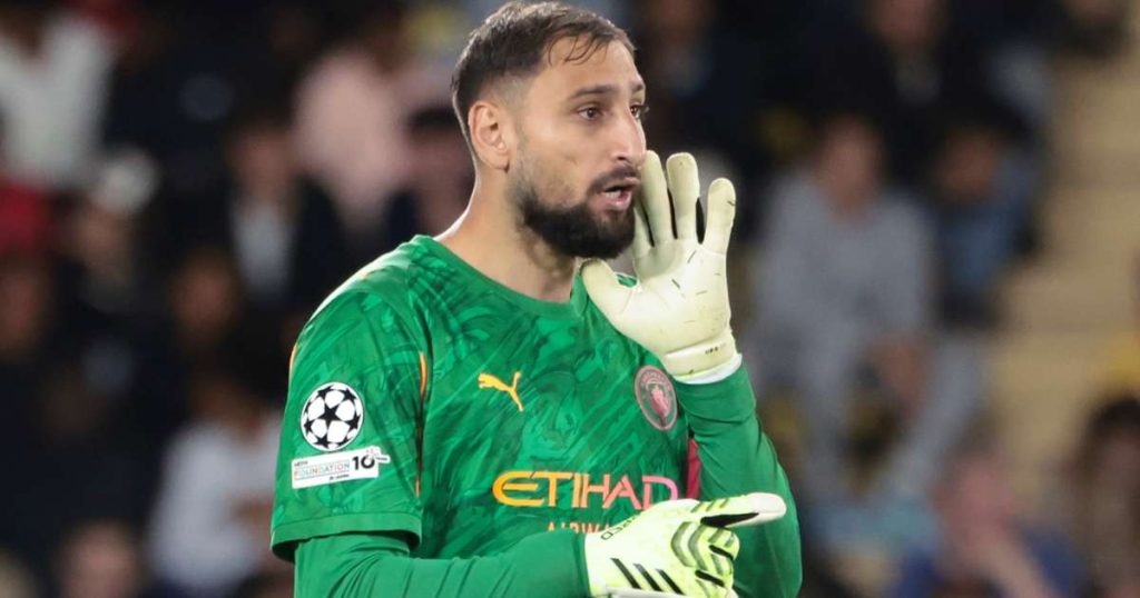 «Πυρά» του προπονητή της Λιντς για τον Ντοναρούμα: «Έκανε τον τραυματία για να δώσει οδηγίες ο Γκουαρντιόλα»