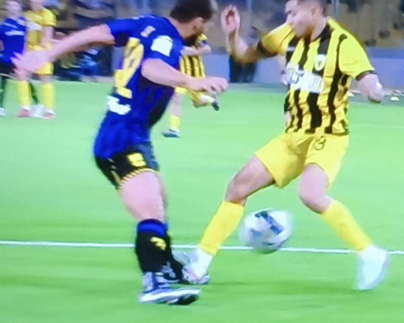 «Ο διαιτητής έπρεπε να αποβάλλει τον Πινέδα» – Τι είπε ο Σπάθας για την κόκκινη που «χάρισε» ο Όσμερς (vid, pic)