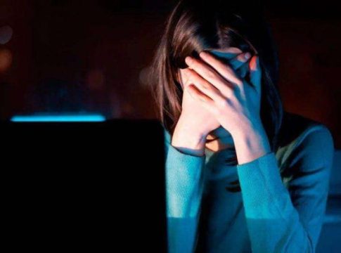 Συνελήφθη 19χρονος για εκδικητική πορνογραφία σε βάρος ανήλικης – Οι απειλές και οι εκβιασμοί για να μην χωρίσουν