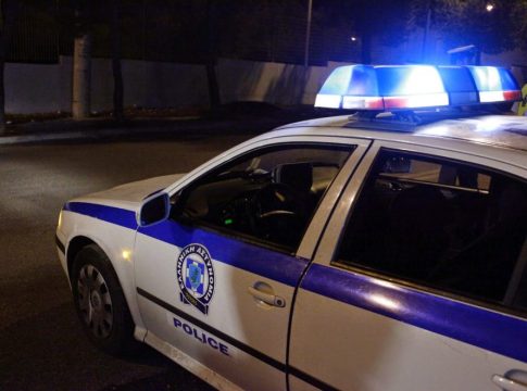 Συνελήφθησαν μετά από καταδίωξη 3 άτομα που μετέφεραν με όχημα κλεμμένα καλώδια και χαλκοσωλήνες