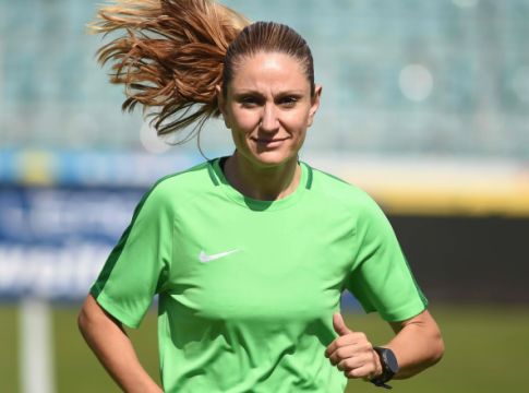 Σπουδαία διάκριση για την Ελένη Αντωνίου: Σφυρίζει αγώνα Champions League γυναικών