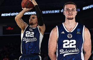 Αποκάλυψη: Στην Αθήνα ο Μαλακάι Φλιν!