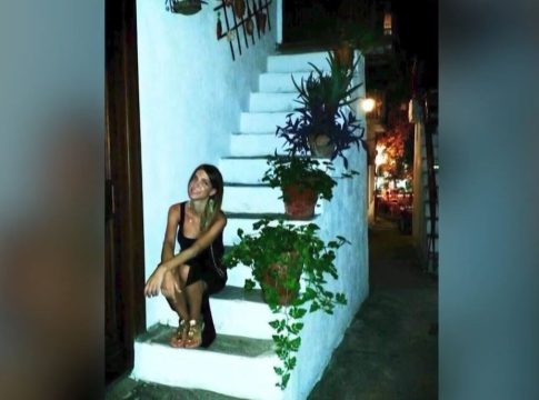 Ψυχιατρικά προβλήματα επικαλείται ο γυναικοκτόνος της Γαρυφαλλιάς – «Δεν έχει πει ούτε ένα “συγγνώμη”», λέει η μητέρα της