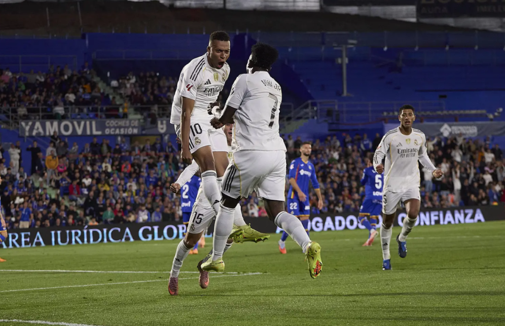 Ρεάλ Μαδρίτης: «Παίζει κανονικά με τον Ολυμπιακό ο Εμπαπέ»