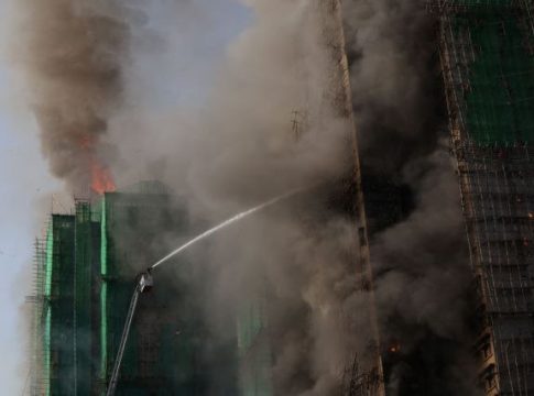 Χονγκ Κονγκ: Στους 44 οι νεκροί από την πυρκαγιά στο συγκρότημα ουρανοξυστών – Εκατοντάδες αγνοούμενοι