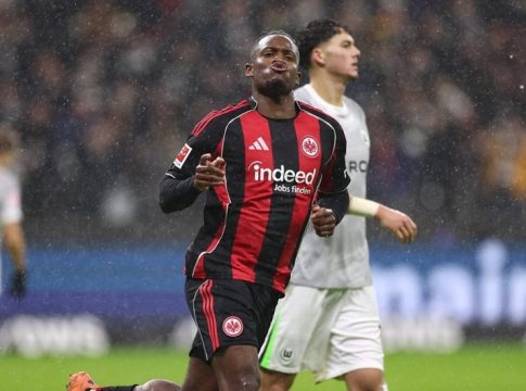 Άιντραχτ Φρανκφούρτης – Βόλφσμπουργκ 1-1: Ο Μπατσουαγί «έσωσε» στο φινάλε τους «αετούς»