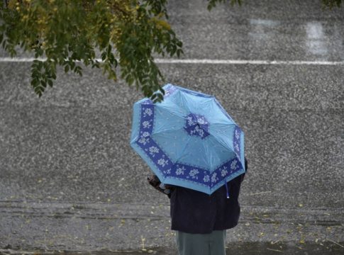 Καιρός: Νεφώσεις με τοπικές βροχές – Πού θα έχει καταιγίδες