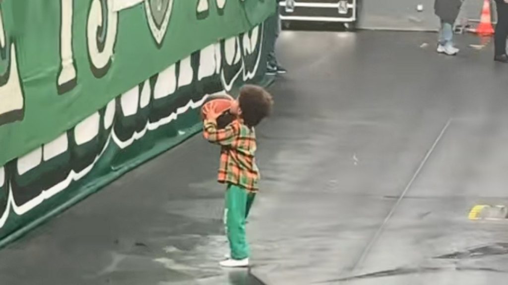 Ο γιος του Λεσόρ… σκοράρει στην εξέδρα του Παναθηναϊκού στην αναμέτρηση με την Παρτιζάν (vid)