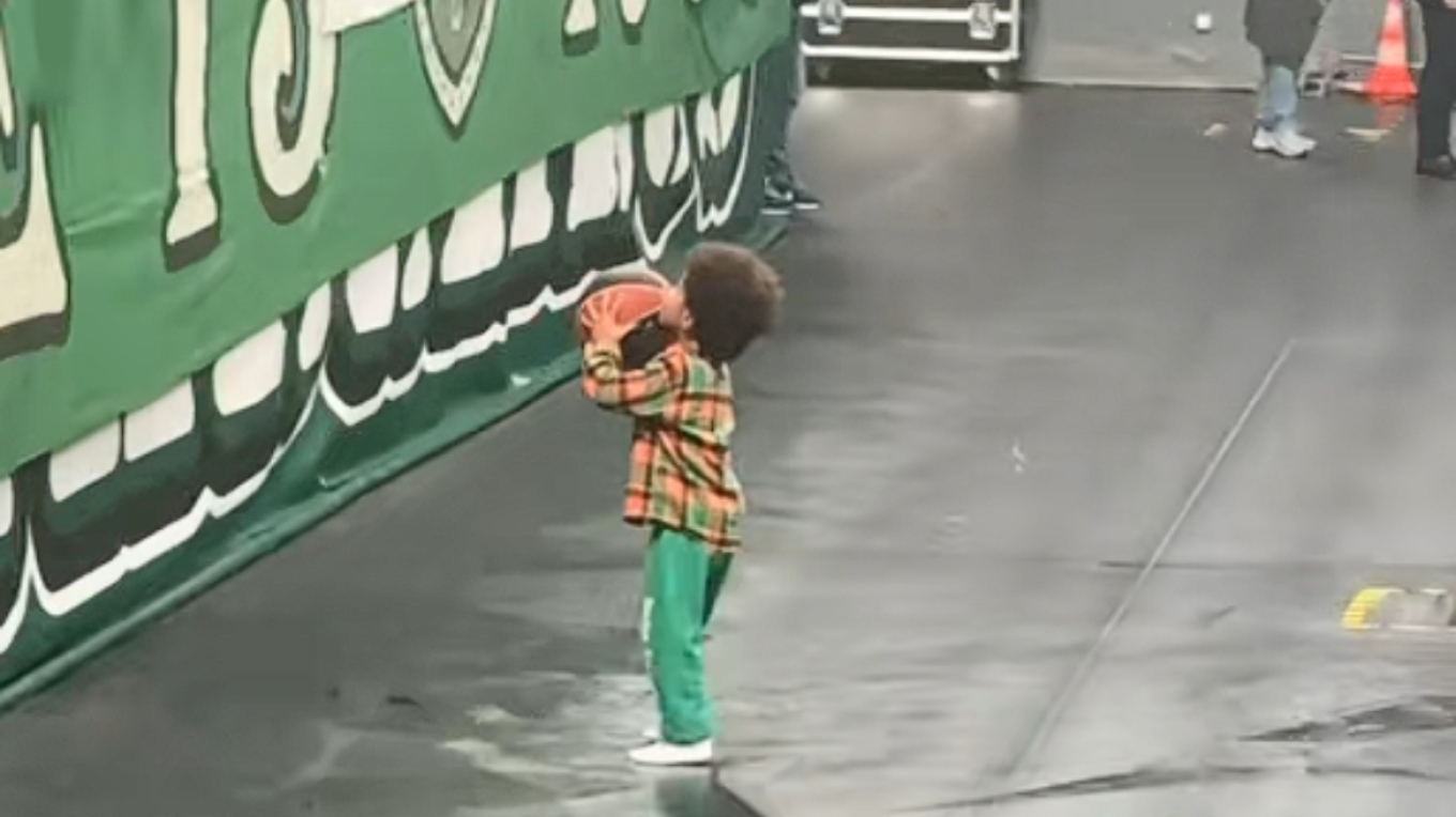 Ο γιος του Λεσόρ… σκοράρει στην εξέδρα του Παναθηναϊκού στην αναμέτρηση με την Παρτιζάν (vid)