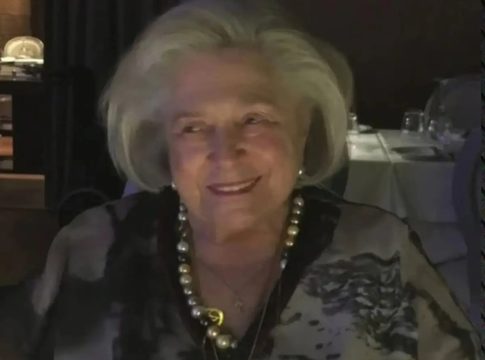 «Έφυγε» η Μανουέλα Βαρδινογιάννη, σύζυγος του Νίκου Βαρδινογιάννη – Η σπάνια οικογενειακή φωτογραφία με τα παιδιά της, Ιωάννα και Πύρρο