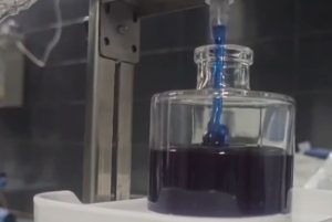 Τι είναι το μπλε μέλι που γίνεται ανάρπαστο