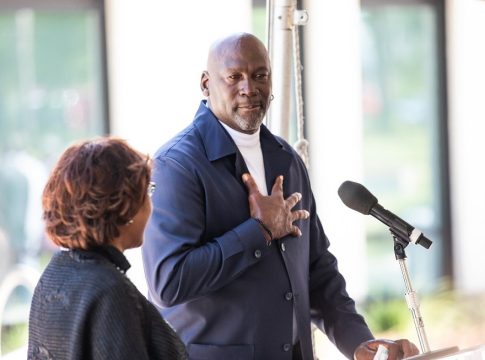 Συγκλονιστικός Τζόρνταν: Δώρισε 9.2 εκατομμύρια ευρώ σε νευρολογικό κέντρο για να τιμήσει τη μητέρα του (pic)