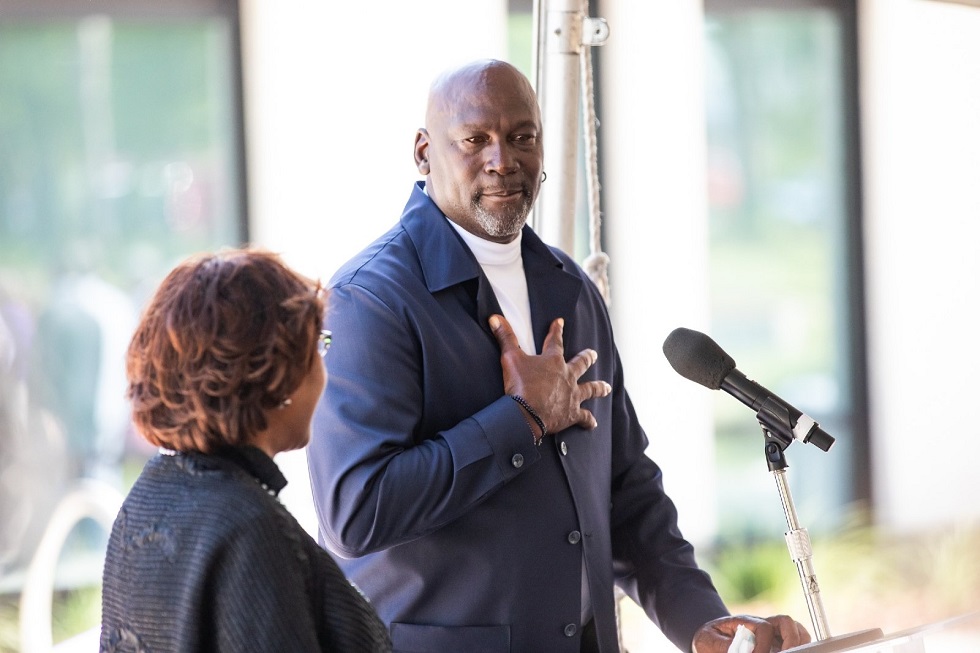 Συγκλονιστικός Τζόρνταν: Δώρισε 9.2 εκατομμύρια ευρώ σε νευρολογικό κέντρο για να τιμήσει τη μητέρα του (pic)