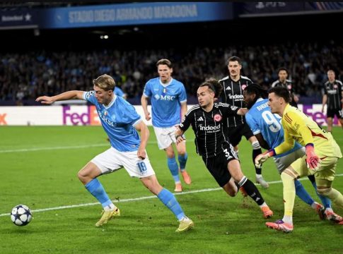 LIVE: Νάπολι – Άιντραχτ Φρανκφούρτης