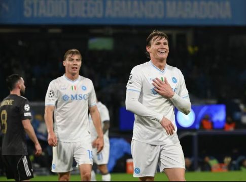 Νάπολι-Καραμπάγκ 2-0: «Καθάρισαν» στο δεύτερο μέρος οι «παρτενοπέι» (vid)