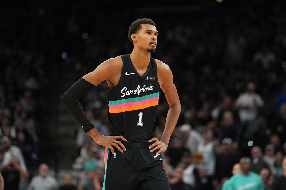 Πλήγμα στους Σπερς με Γουεμπανιάμα – Πόσο θα μείνει εκτός (pic)