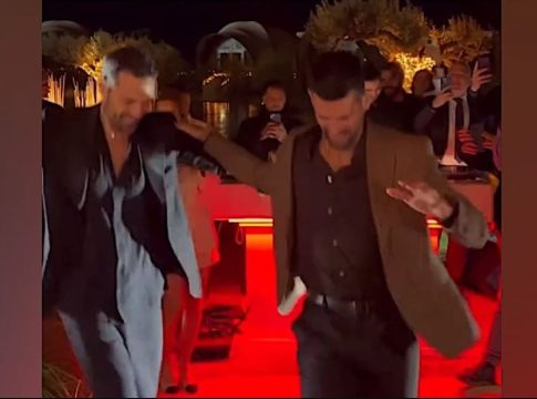 Φοβερά βίντεο: Το συρτάκι του Τζόκοβιτς με τον Αργυρό, η «Πανσέληνος» του Ροντινέι και το ντουέτο με τον τραγουδιστή!