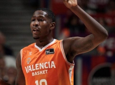 Ο Ολυμπιακός σε επαφές με τη Βαλένθια για τον Μουρ – Σενάριο και για ανταλλαγή με Σέιμπεν Λι