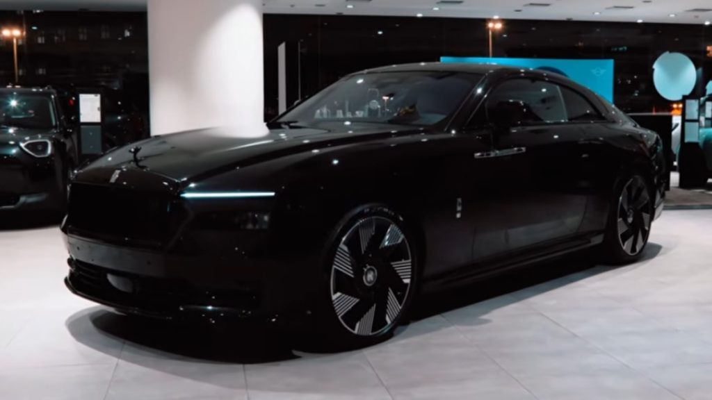 Αυτός είναι ο διάσημος Έλληνας που αγόρασε αυτοκίνητο αξίας 550.000 ευρώ (vid)