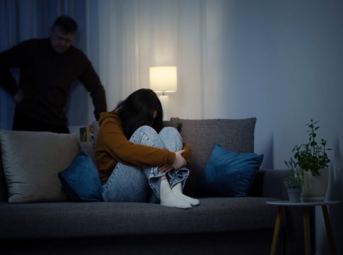 Πατέρας συνελήφθη για τον ξυλοδαρμό της 31χρονης ανάπηρης κόρης του