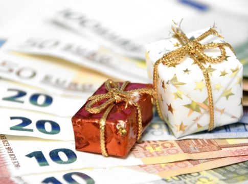 Νωρίτερα φέτος το δώρο Χριστουγέννων – Πώς υπολογίζεται