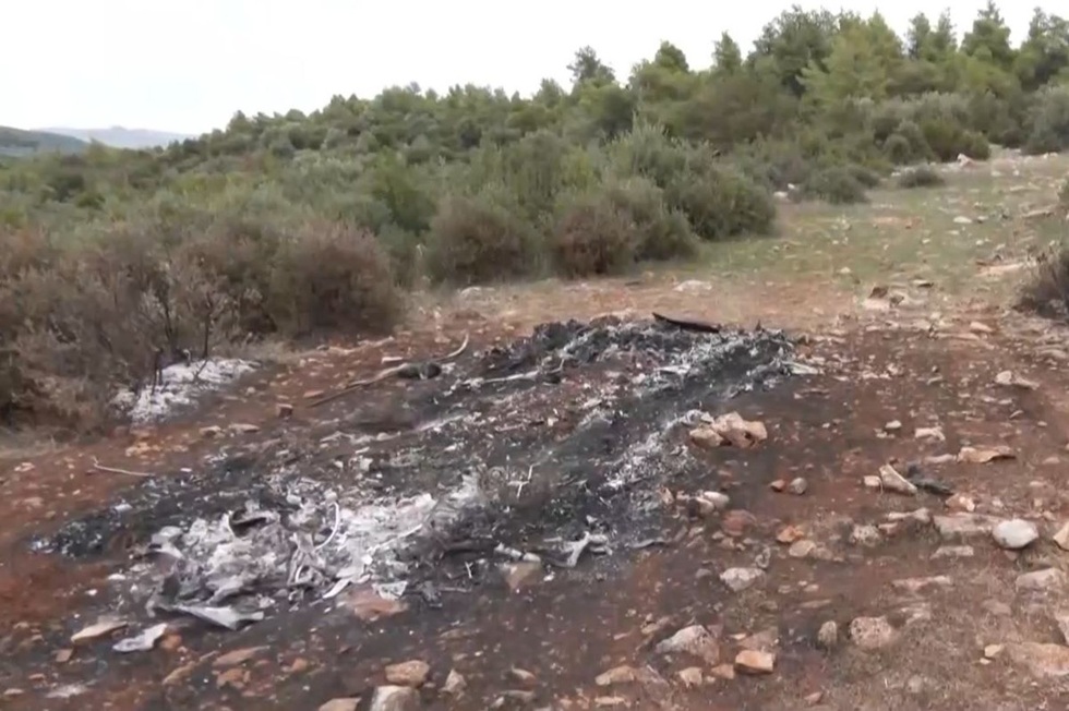 Βοιωτία: Χωρίς τέλος το θρίλερ με την απανθρακωμένη σορό – Στο σκοτάδι οι έρευνες μέχρι την ταυτοποίηση του θύματος