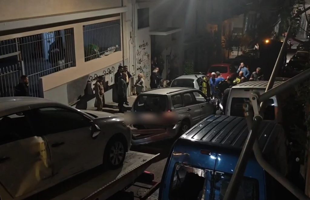 Θανατηφόρο τροχαίο στο Παγκράτι – Νεκρή γυναίκα που παρασύρθηκε μετά από σύγκρουση δύο ΙΧ